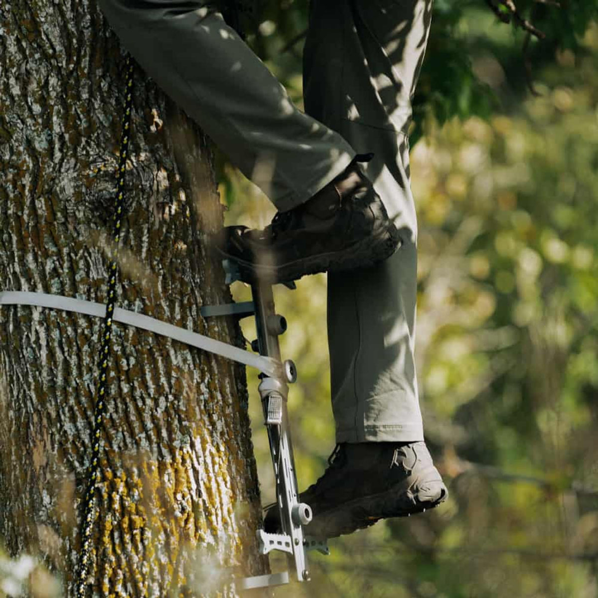 20" Lightweight Aluminum Non-Slip Climbing Sticks J78785